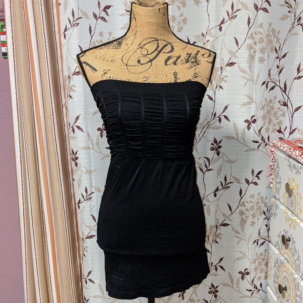 Connection 18, Strapless Black Top. Size: S/M